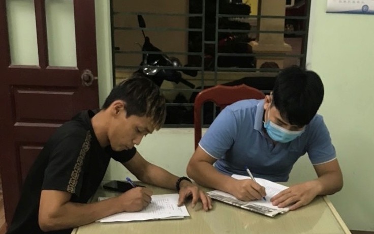 Công an huyện Kiến Thụy: Xử lý 3 đối tượng đổ trộm và đốt rác thải